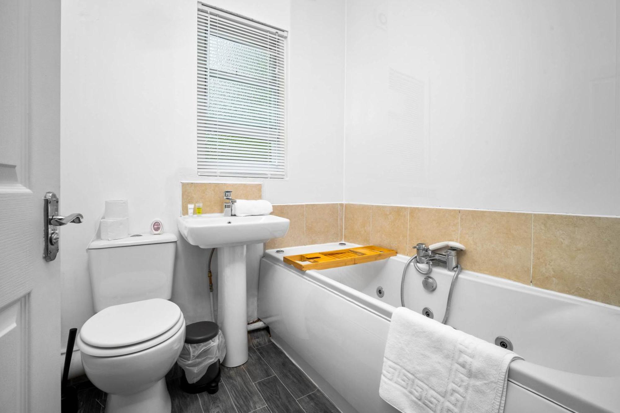 Luxury Apartment - Fast Wifi - Wolverhampton 9Apc Екстер'єр фото